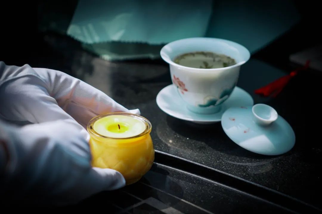 秋去冬來，溫情寄托心間